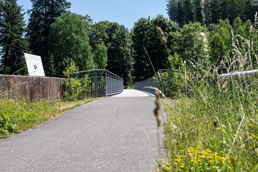 Klausenbachviadukt mit Bähnleradweg in Lenzkirch im Hochschwarzwald