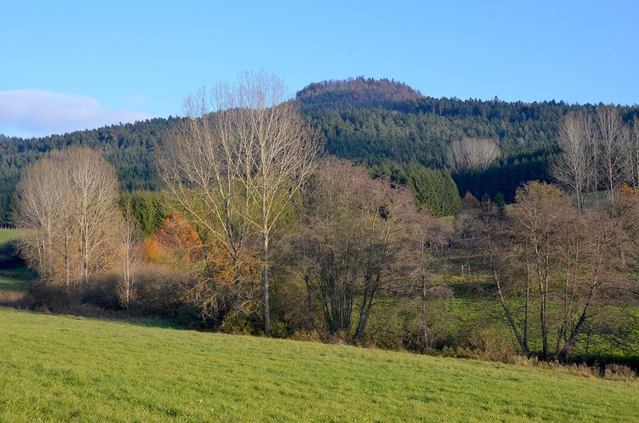 Landschaft am Lemberg mit dem Prim-Albvorland und den Höhen der Schwäbischen Alb