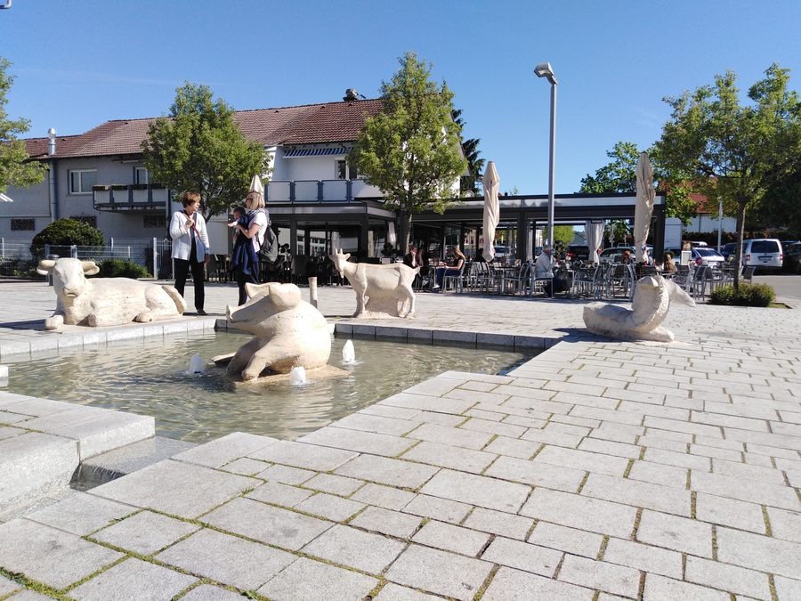 Marktplatz mit Tierbrunnen in Lauchringen