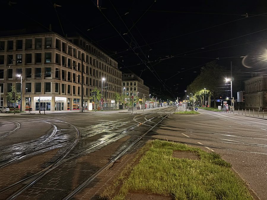 Durlacher Allee bei Nacht in der Karlsruher Oststadt