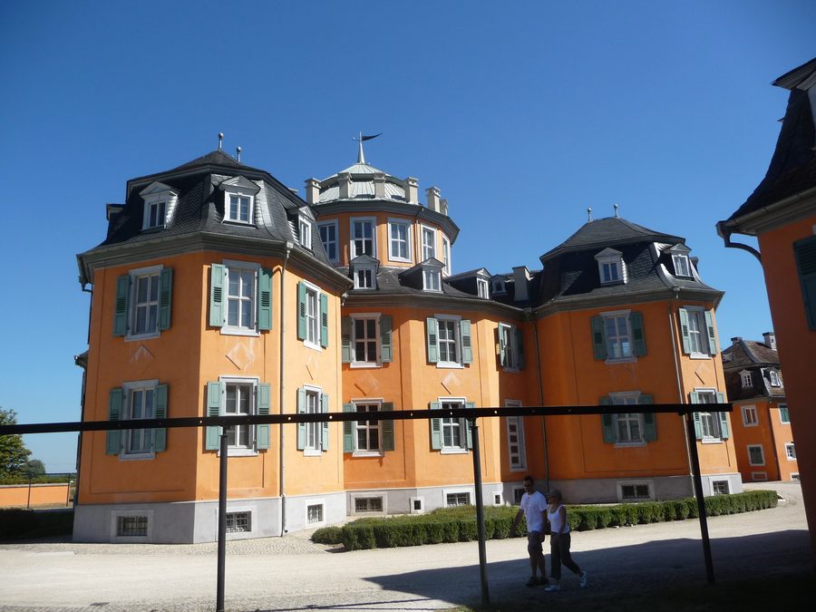 Außenansicht der barocken Eremitage in Waghäusel