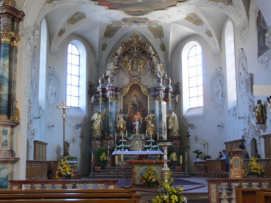 Hochaltar und Chorraum der ehemaligen Klosterkirche Mariä Himmelfahrt in St. Märgen
