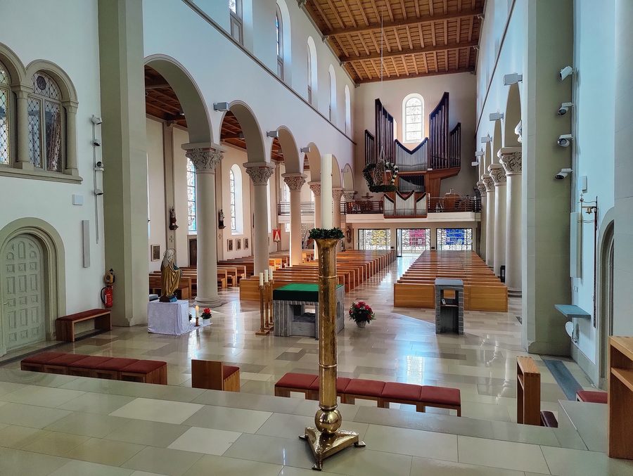 Katholische Pfarrkirche St. Laurentius in Deißlingen, Landkreis Rottweil, Baden-Württemberg