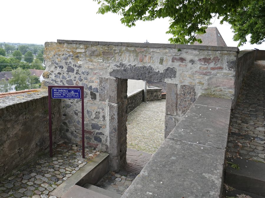 Aufstieg zum Breisacher Stephansmünster über den HL-Aufstieg