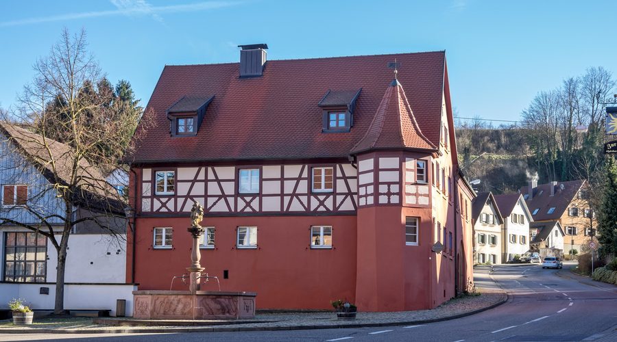 Merdingen am Tuniberg mit der umgebenden Landschaft