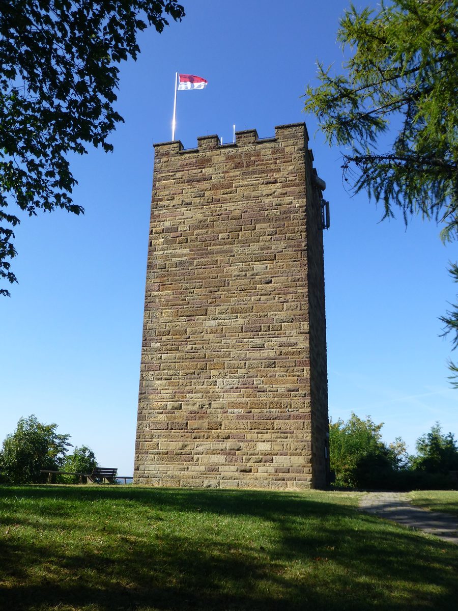 Schlossbergturm oberhalb von Sternenfels